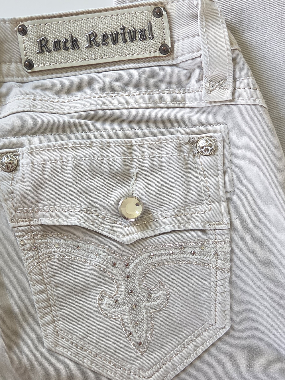 Rock Revival Khaki Cream Calli Crop Jeans Size 30 Boho Western Silver Stitch